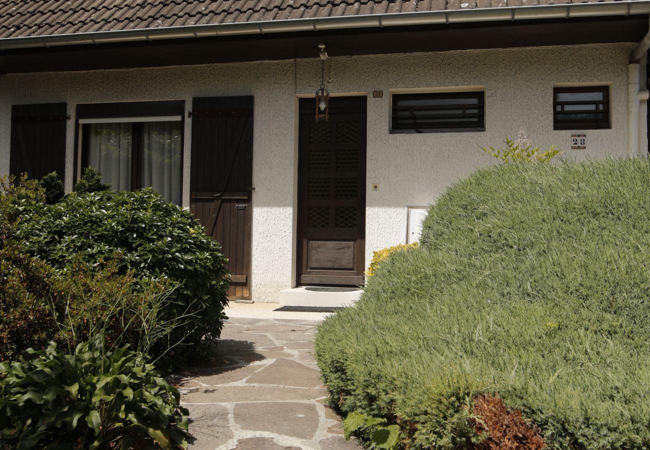 House in Seynod - Lovely house with garden, jardin et terrasse