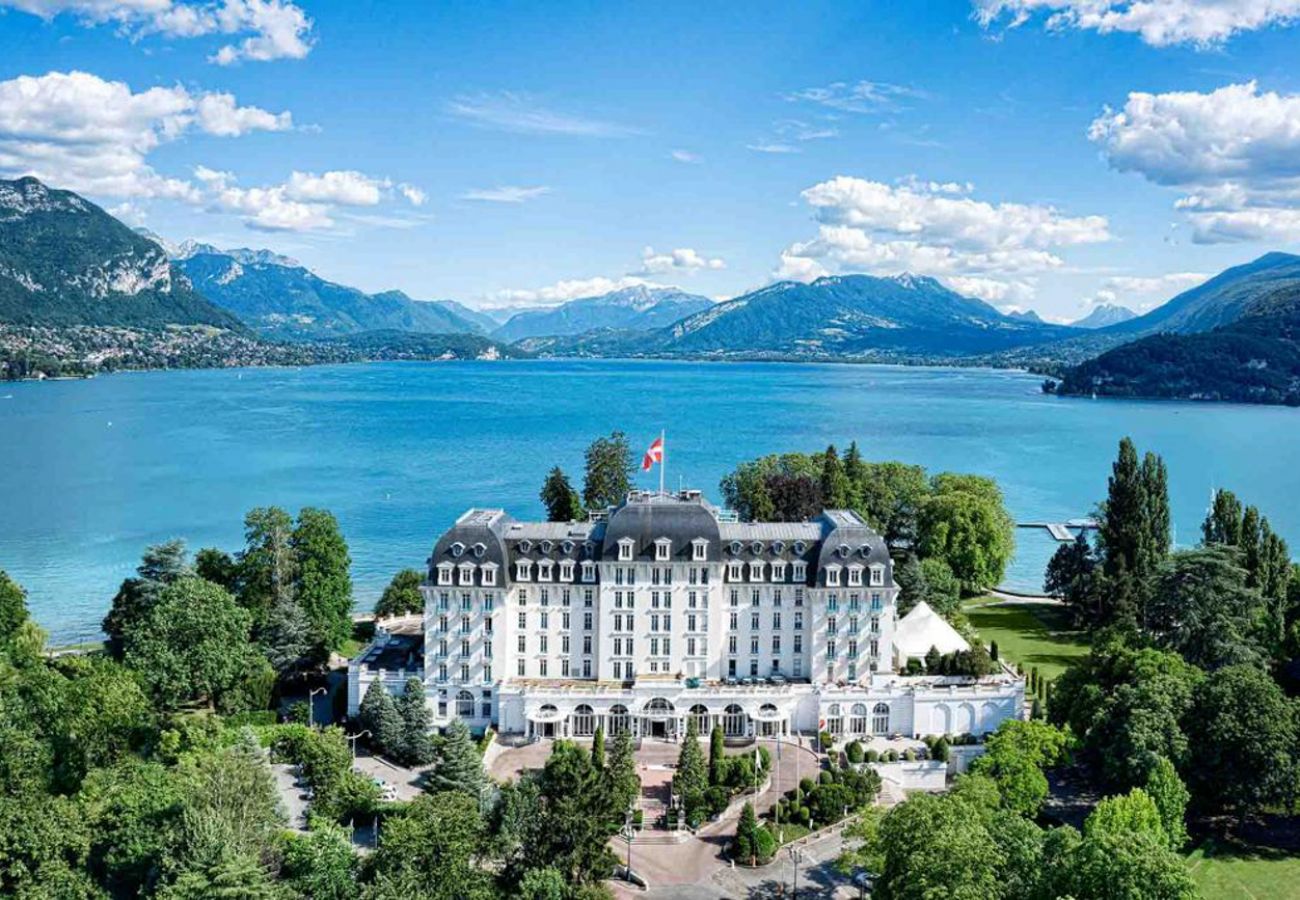 Apartment in Annecy - Le Gouverneur, 100m du lac avec parking