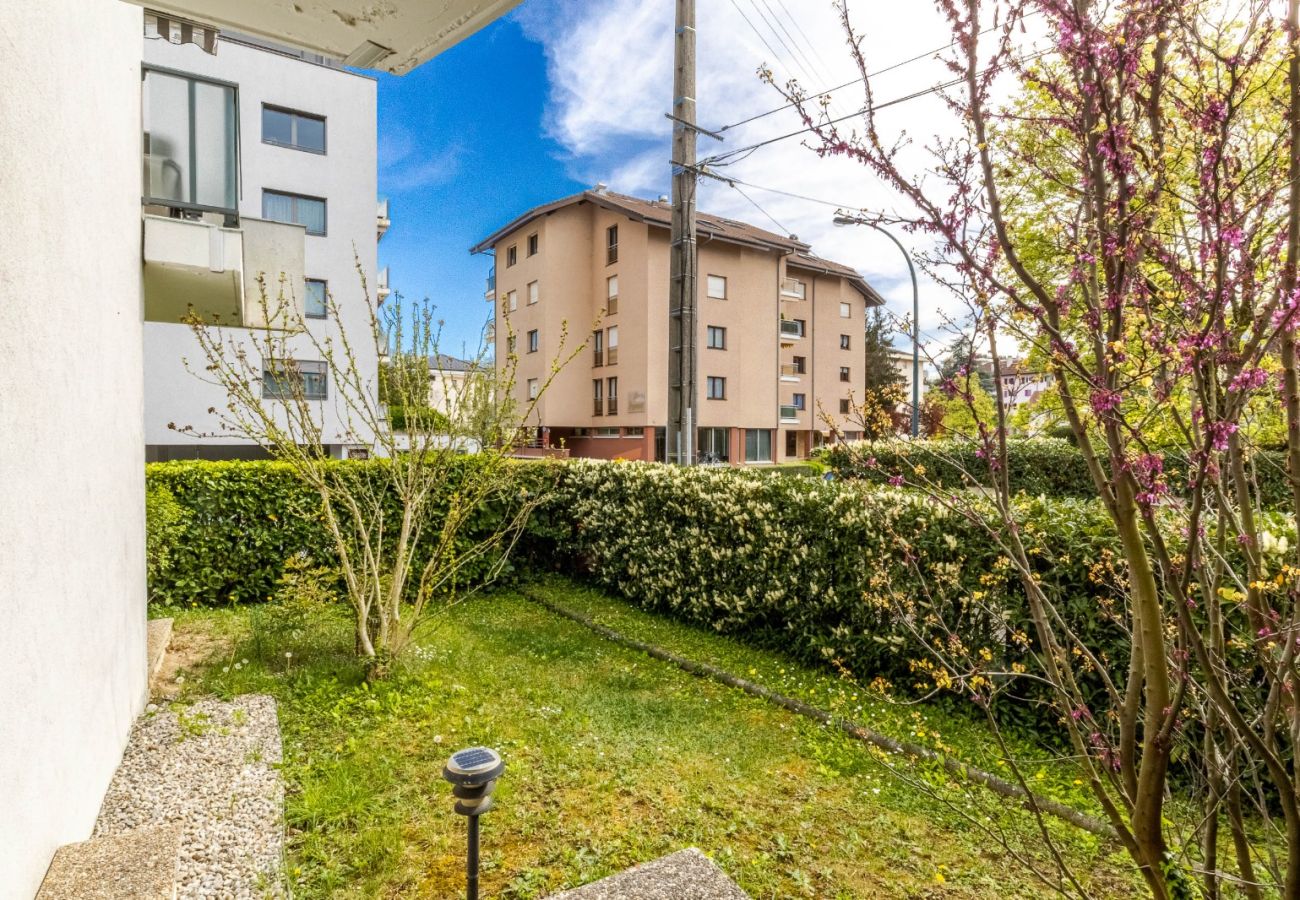 Apartment in Annecy - Le Gouverneur, 100m du lac avec parking