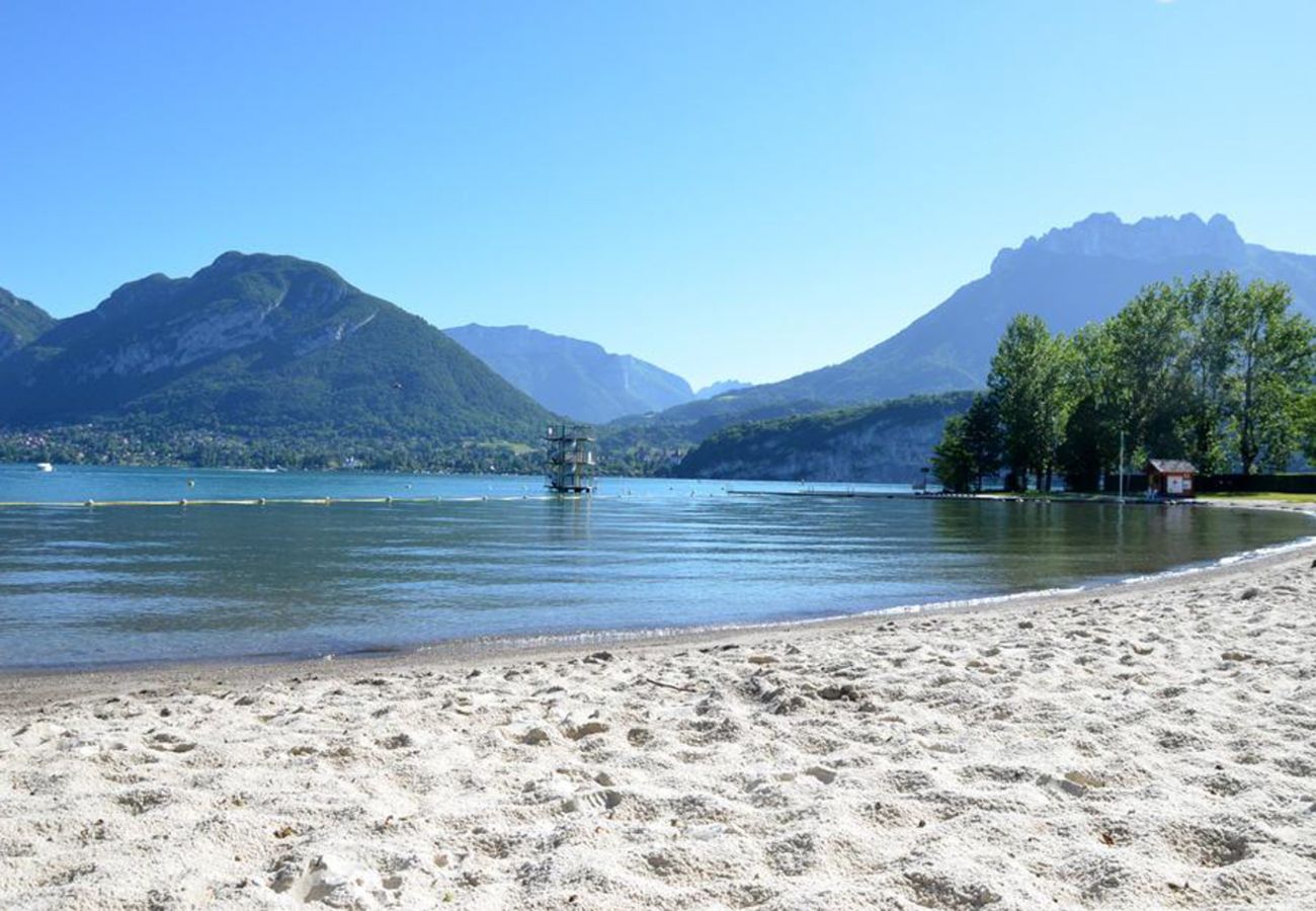 Studio in Annecy - Mont-Lac 2*/Parking gratuit-Accès park-Proche lac