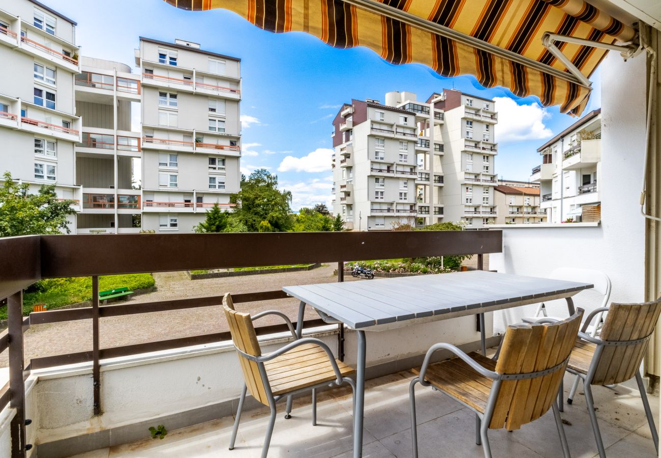 Apartment in Annecy - Alp'Inn - Triangle d'or/ Parking Gratuit/ 3 Chambr