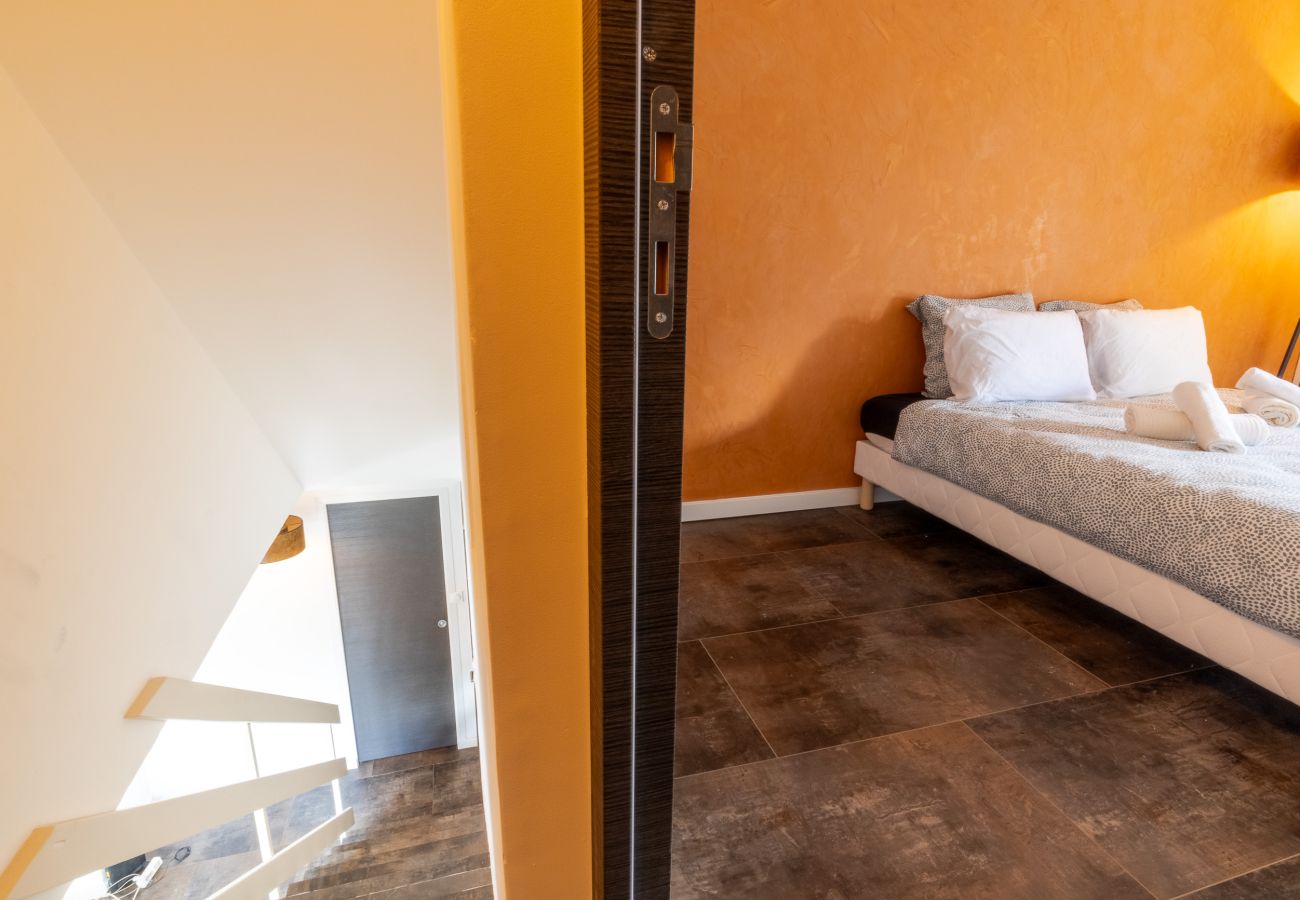 Apartment in Annecy - Alp'Inn - Triangle d'or/ Parking Gratuit/ 3 Chambr