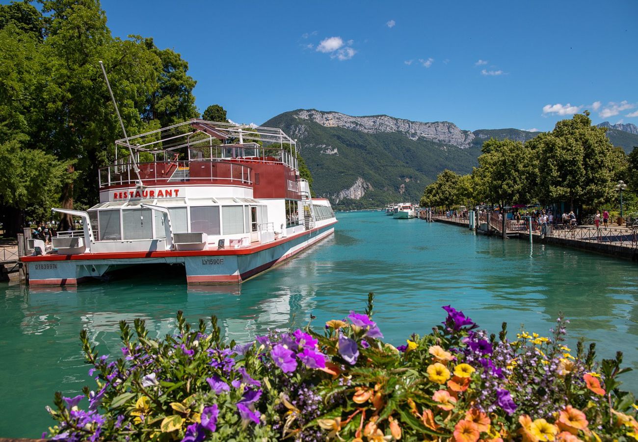 Appartement à Annecy - La Plume appartement avec parking et vue lac